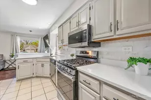 1990 Wildwood Ln, Hanover Park, IL 60133 - Photo 13