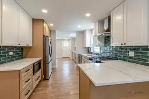 1114 Hewitt Dr, Des Plaines, IL 60016 - Photo 3