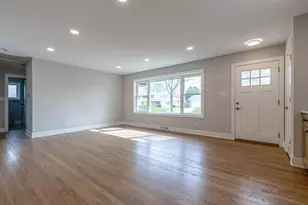 1114 Hewitt Dr, Des Plaines, IL 60016 - Photo 9