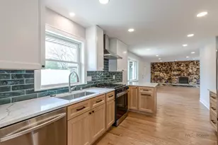 1114 Hewitt Dr, Des Plaines, IL 60016 - Photo 5