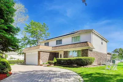 1631 E Greenwood Drive, Mount Prospect, IL 60056 - Photo 1