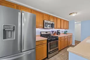 2250 Bannister Ln, Aurora, IL 60504 - Photo 9