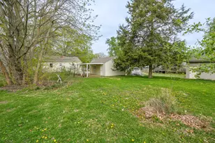 3153 Sportsman Club Rd, Bourbonnais, IL 60914 - Photo 23