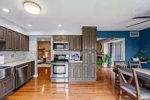 1477 S County Farm Rd, Wheaton, IL 60189 - Photo 5