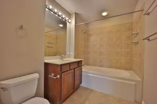 233 E 13th St, Chicago, IL 60605 - Photo 9