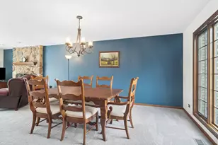 305 Anne Ct, Prospect Heights, IL 60070 - Photo 3