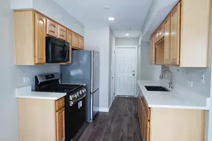 411 Stevenson Pl, Vernon Hills, IL 60061 - Photo 7