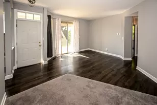 150 E Lake Ridge Dr, Glendale Heights, IL 60139 - Photo 3