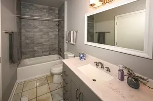 150 E Lake Ridge Dr, Glendale Heights, IL 60139 - Photo 13