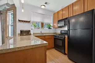 1651 W Pratt Blvd, Chicago, IL 60626 - Photo 9