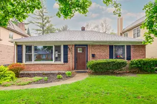 805 E Rockland Rd, Libertyville, IL 60048 - Photo 1