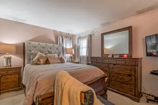 2512 Live Oak Dr, Crest Hill, IL 60403 - Photo 11