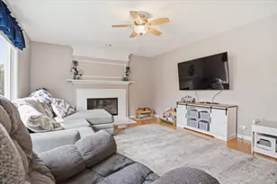 207 Briar Ridge Ln, Lake Villa, IL 60046 - Photo 9
