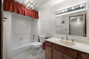 2806 N Dryden Pl, Arlington Heights, IL 60004 - Photo 23