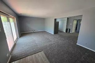 643 N Carroll Pkwy, Glenwood, IL 60425 - Photo 5