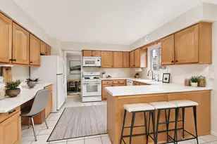 1008 Oxford Rd, Deerfield, IL 60015 - Photo 5