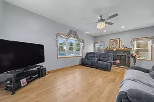 10745 Lockwood Ave, Oak Lawn, IL 60453 - Photo 7