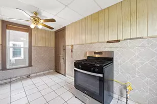 315 Richards St, Joliet, IL 60433 - Photo 13