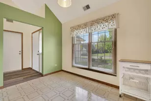 3431 Lake Side Cir, Joliet, IL 60431 - Photo 9