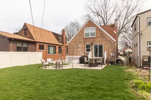 9840 S St Louis Ave, Evergreen Park, IL 60805 - Photo 15