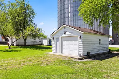 303 E 4th Street, Long Point, IL 61333 - Photo 37