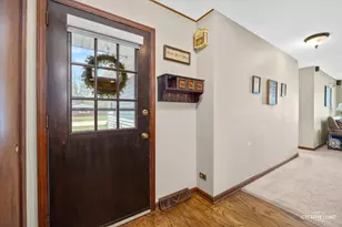 850 Arthur Dr, Elgin, IL 60120 - Photo 3