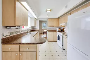 325 Dodge Ave, Evanston, IL 60202 - Photo 13