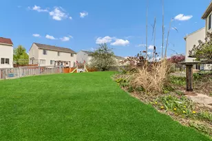 422 Westport Dr, Pingree Grove, IL 60140 - Photo 3