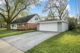 3830 167th Pl, Country Club Hills, IL 60478 - Photo 3