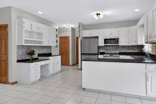 406 E Diane Dr, Palatine, IL 60074 - Photo 11