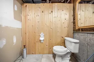 931 Miller Pl, Phoenix, IL 60426 - Photo 11