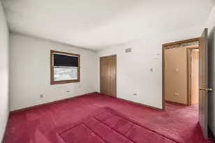 931 Miller Pl, Phoenix, IL 60426 - Photo 7