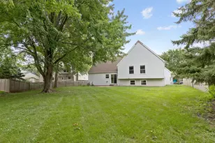 135 Encina Dr, Naperville, IL 60540 - Photo 23