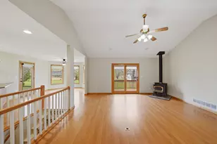 307 Portage Ln, Dixon, IL 61021 - Photo 5