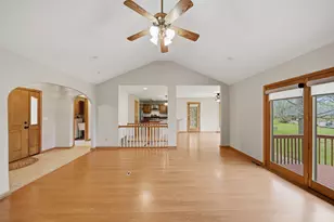 307 Portage Ln, Dixon, IL 61021 - Photo 7