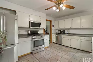 397 Bernard Dr, Buffalo Grove, IL 60089 - Photo 3