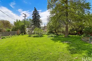 397 Bernard Dr, Buffalo Grove, IL 60089 - Photo 17