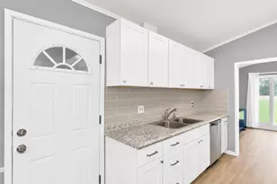 135 Westwood Dr, Park Forest, IL 60466 - Photo 5