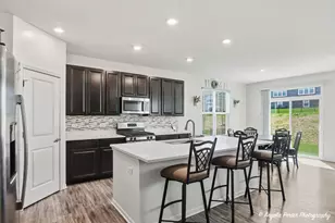 1127 Williamsbury Dr, Crystal Lake, IL 60012 - Photo 9