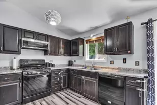 1438 Maple Ridge Ct, Carol Stream, IL 60188 - Photo 11
