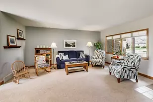 1036 Clark Ln, Des Plaines, IL 60016 - Photo 5