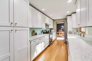 1036 Clark Ln, Des Plaines, IL 60016 - Photo 9