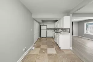 6040 W 79th St, Burbank, IL 60459 - Photo 13
