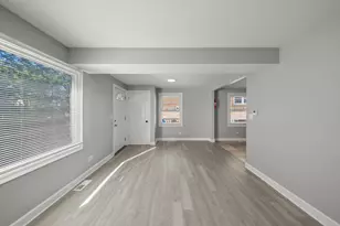 6040 W 79th St, Burbank, IL 60459 - Photo 9