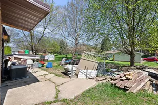 2416 7th St, Moline, IL 61265 - Photo 25
