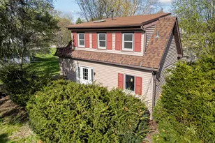 2416 7th St, Moline, IL 61265 - Photo 3