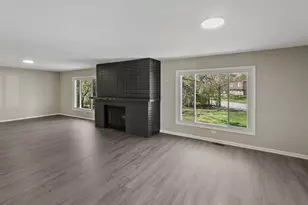 18600 Golfview Ave, Homewood, IL 60430 - Photo 9