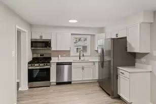 18600 Golfview Ave, Homewood, IL 60430 - Photo 7