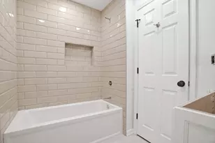 1204 Chatham Ct, Libertyville, IL 60048 - Photo 17