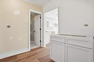 1204 Chatham Ct, Libertyville, IL 60048 - Photo 15